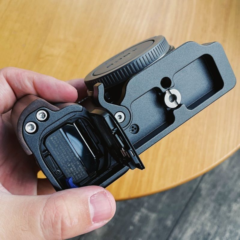 A Closer Look at the Ergonomic Design of the Sony Alpha ZV-E10 Hand Grip - iWoodStore