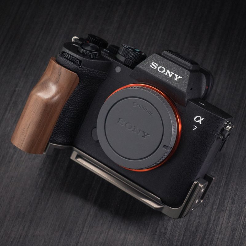 Sony A7M5 Grip Solid Wood Multifunctional & Aluminum Camera Handle iwoodstore