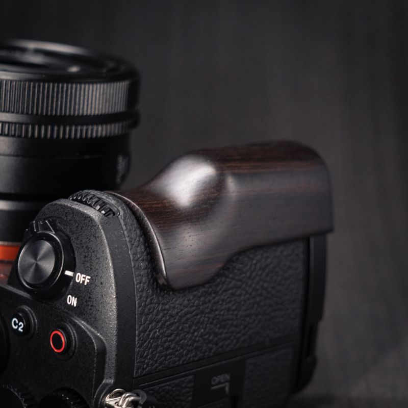 Sony A7M5 Grip Solid Wood Multifunctional & Aluminum Camera Handle iwoodstore