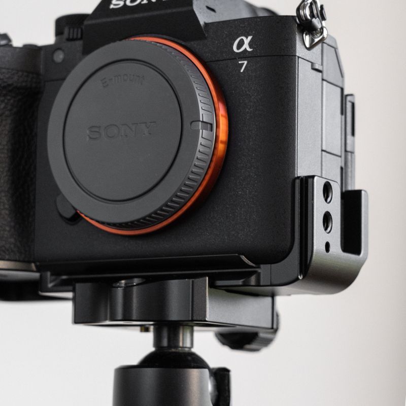 Sony A7M5 Grip Solid Wood Multifunctional & Aluminum Camera Handle iwoodstore