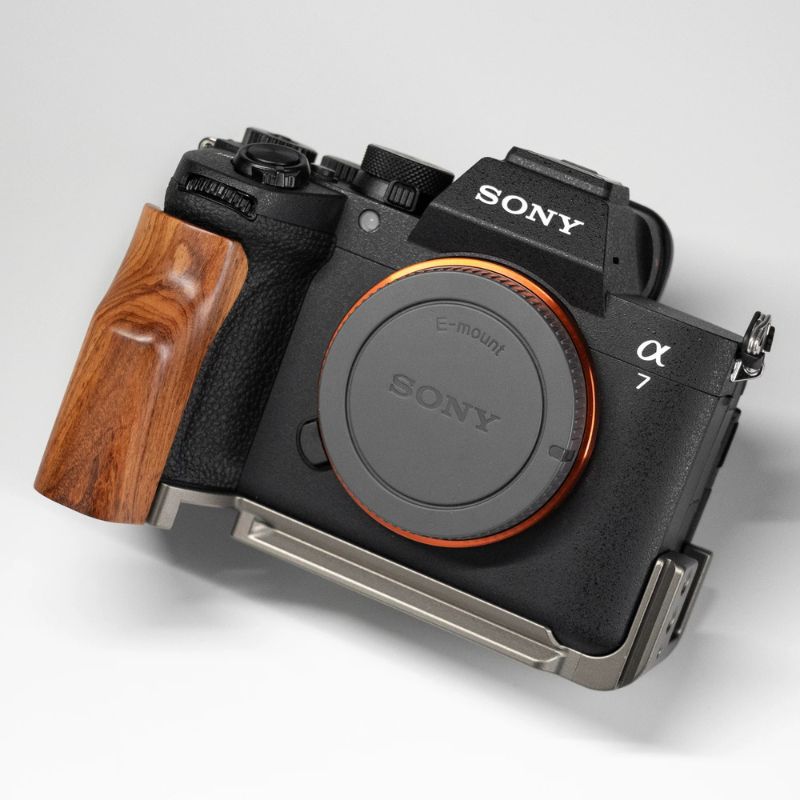 Sony A7M5 Grip Solid Wood Multifunctional & Aluminum Camera Handle iwoodstore