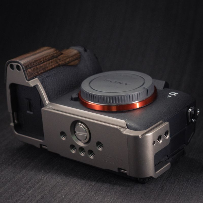 Sony A7M5 Grip Solid Wood Multifunctional & Aluminum Camera Handle iwoodstore