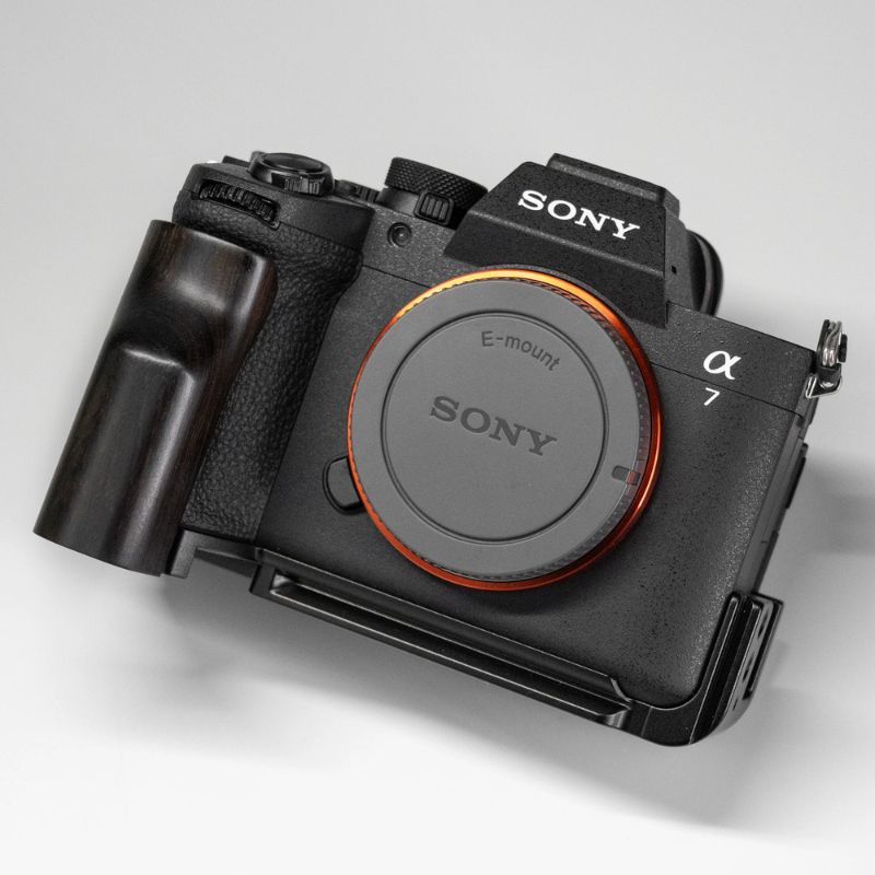 Sony A7M5 Grip Solid Wood Multifunctional & Aluminum Camera Handle iwoodstore