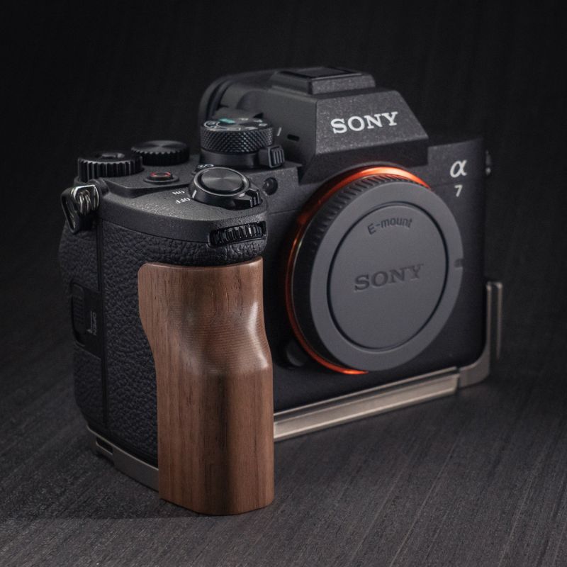 Sony A7M5 Grip Solid Wood Multifunctional & Aluminum Camera Handle iwoodstore