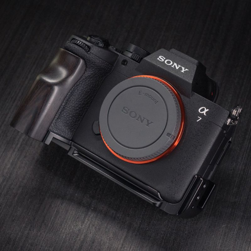 Sony A7M5 Grip Solid Wood Multifunctional & Aluminum Camera Handle iwoodstore