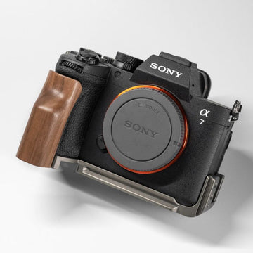 Sony A7M5 Grip Solid Wood Multifunctional & Aluminum Camera Handle iwoodstore