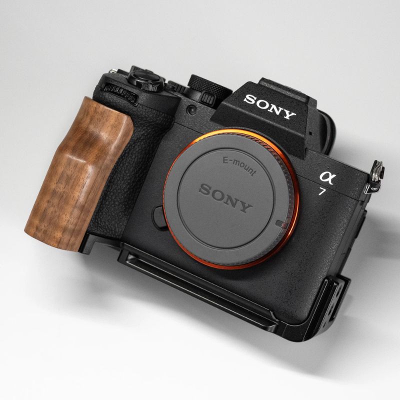 Sony A7M5 Grip Solid Wood Multifunctional & Aluminum Camera Handle iwoodstore
