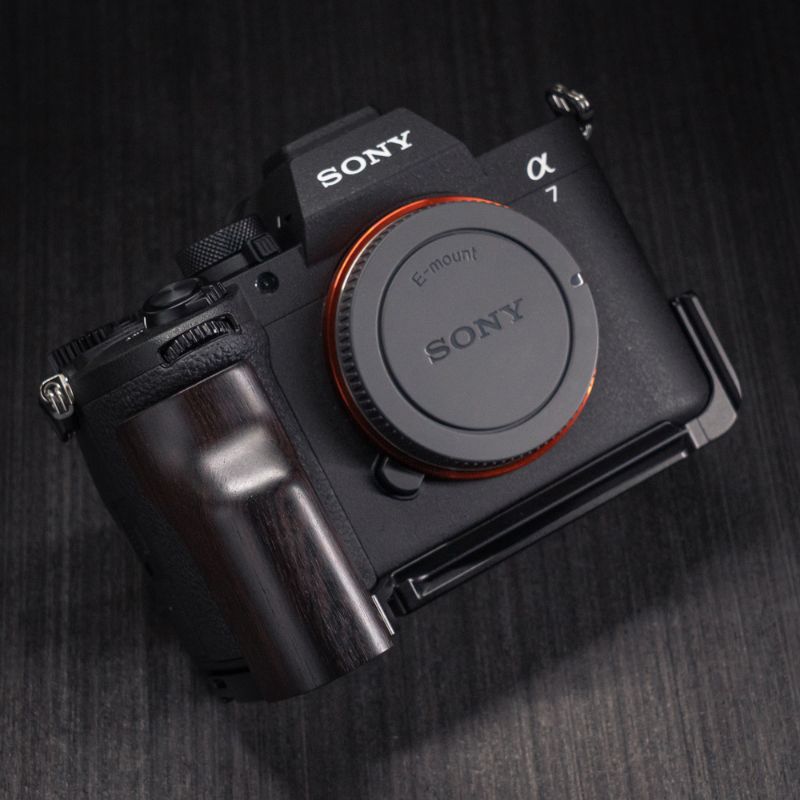 Sony A7M5 Grip Solid Wood Multifunctional & Aluminum Camera Handle iwoodstore