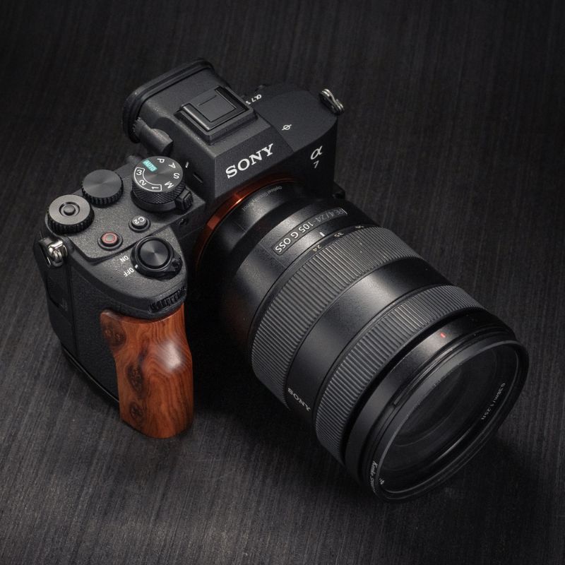 Sony A7M5 Grip Solid Wood Multifunctional & Aluminum Camera Handle iwoodstore
