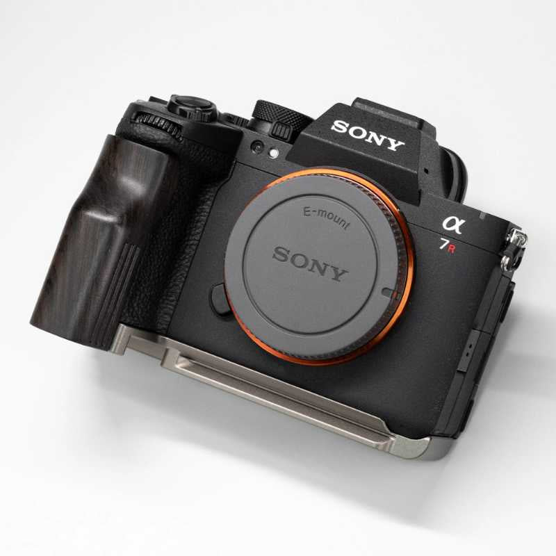 Custom Solid Wood Camera Hand Grip Baseplate for Sony A7R6 Series | Arca-Swiss Compatible
