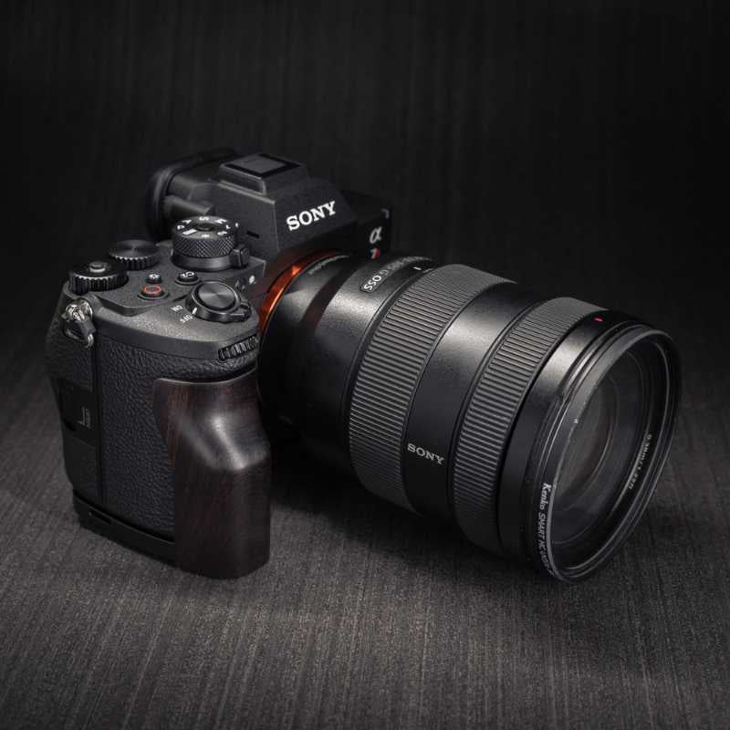 Custom Solid Wood Camera Hand Grip Baseplate for Sony A7R6 Series | Arca-Swiss Compatible