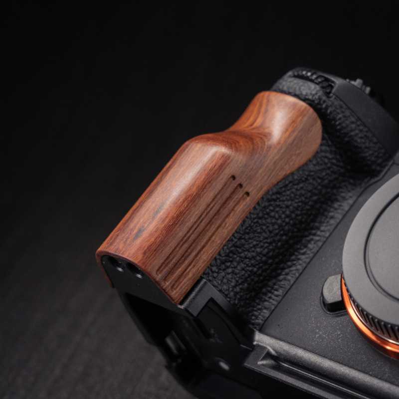 Custom Solid Wood Camera Hand Grip Baseplate for Sony A7R6 Series | Arca-Swiss Compatible