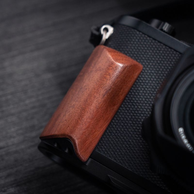 Buy Wooden Leica Q3 Q2 Grip Handle for your Leica Q3 Q2 Camera