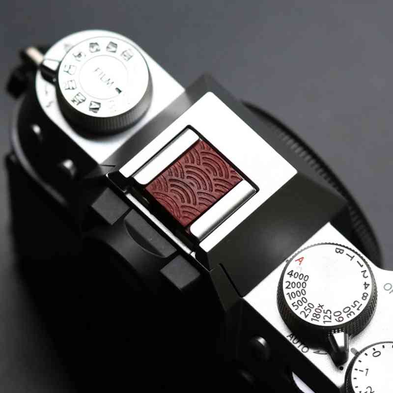 Engraved Pattern Universal Hotshoe Cover 📷 iWoodStore.com 🌲