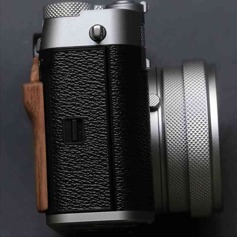 s Fujifilm GFX100RF Sample Gallery Is Now Available