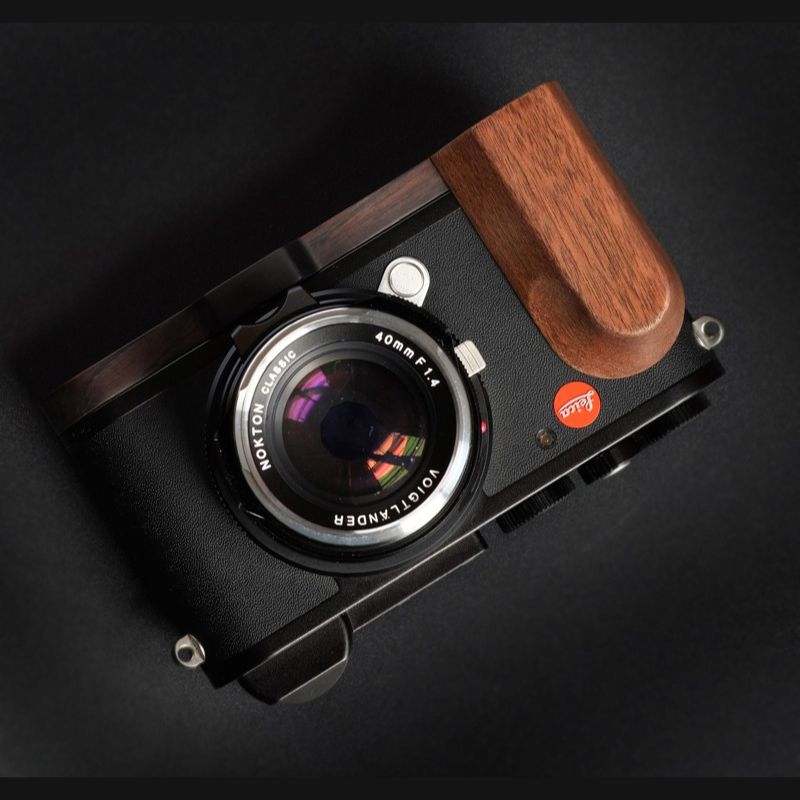 ライカ CL ハンドグリップ 優れた快適性を実現する手作り木製グリップ