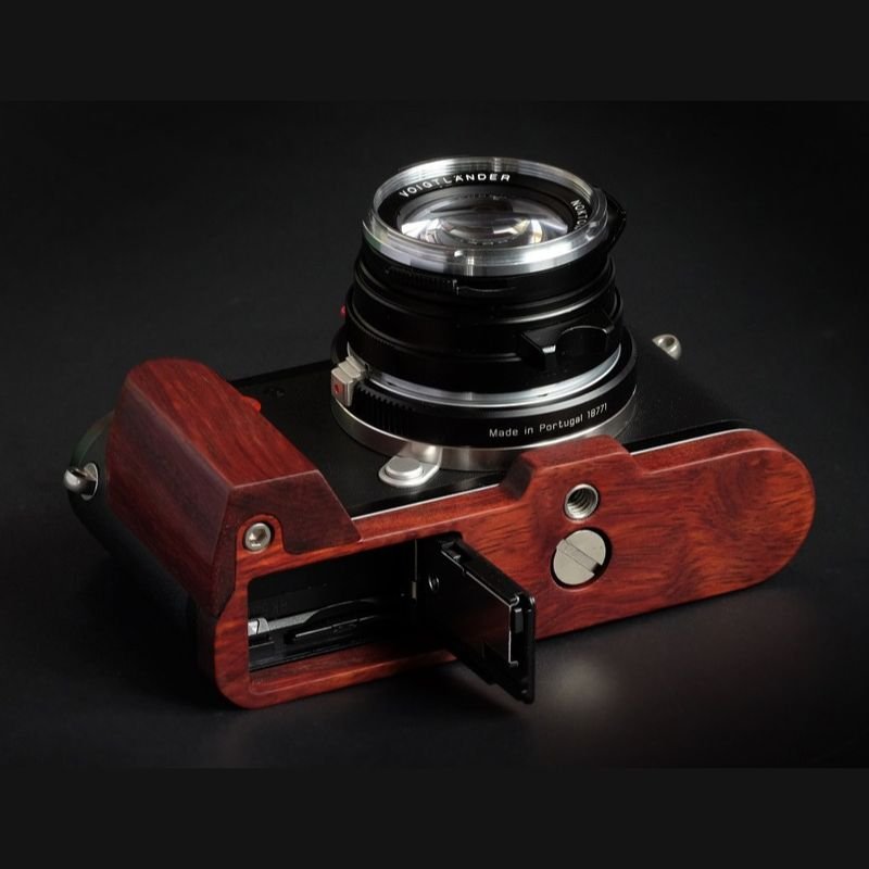 ライカ CL ハンドグリップ 優れた快適性を実現する手作り木製グリップ