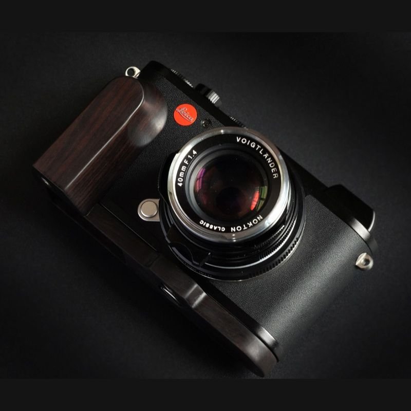 新品 LEICA ライカ CL用 ハンドグリップ（黒檀/エボニー) ライカ CL ハンドグリップ 優れた快適性を実現する手作り木製グリップ