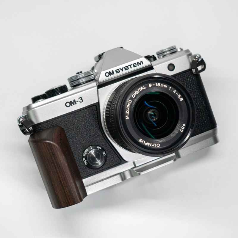 L-Shape Wooden Grip for OM3 – Walnut & Ebony | Arca Compatible