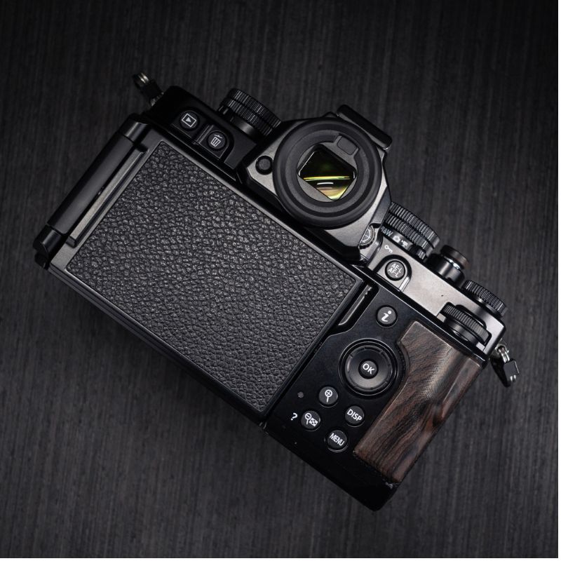 Nikon Zf ブラックボディ本体(スマートリグ製グリップとサムレストセット) Nikon Zf ブラックボディ本体(スマートリグ製グリップとサムレスト
