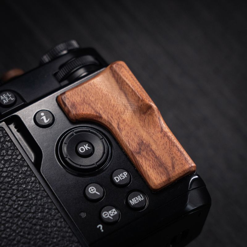 Nikon Zf ボディ　社外グリップ、サムレスト付き Nikon ZF サムレストグリップ - Nikon ZF カメラに最適な木製サムレスト