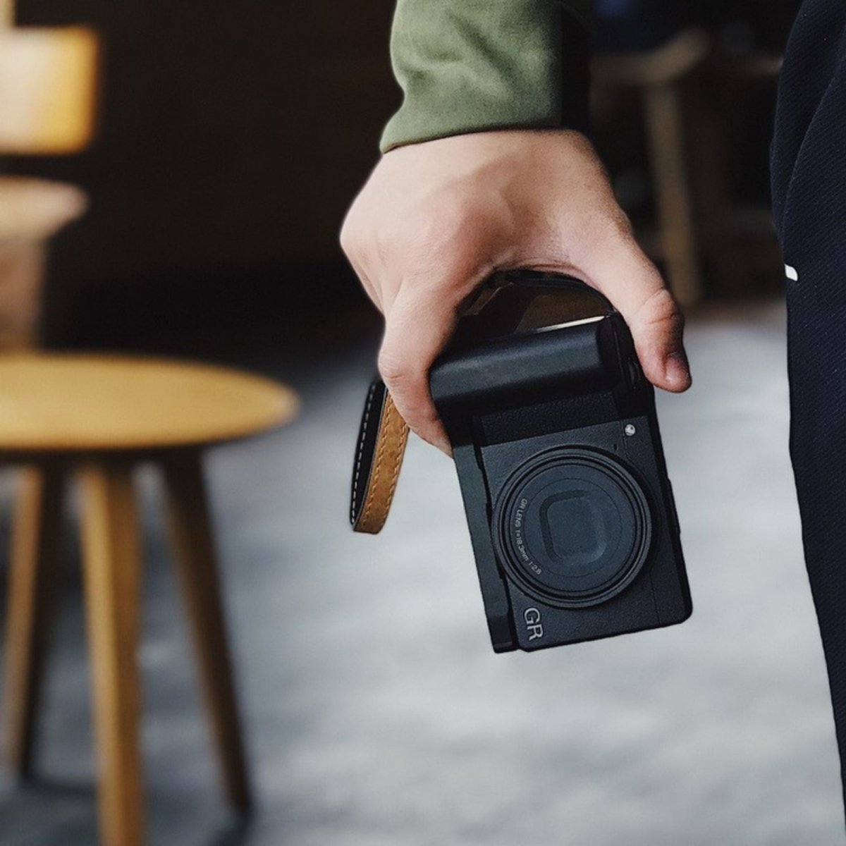 リコー GR3 ハンドグリップで操作性と安全性を向上 📷