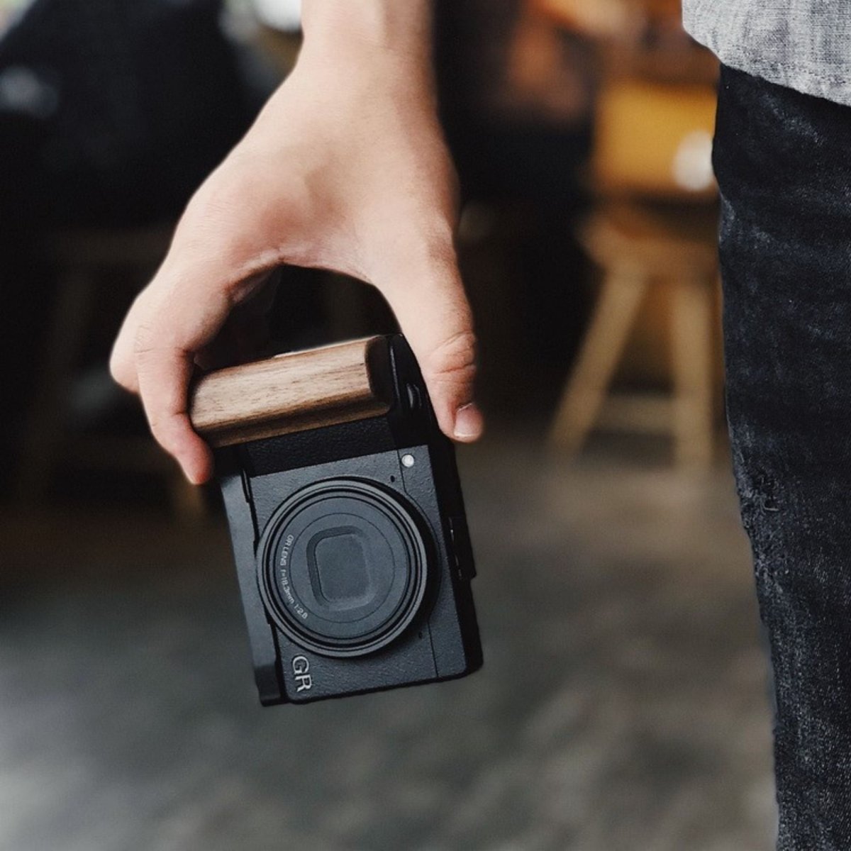 リコー GR3 ハンドグリップで操作性と安全性を向上 📷