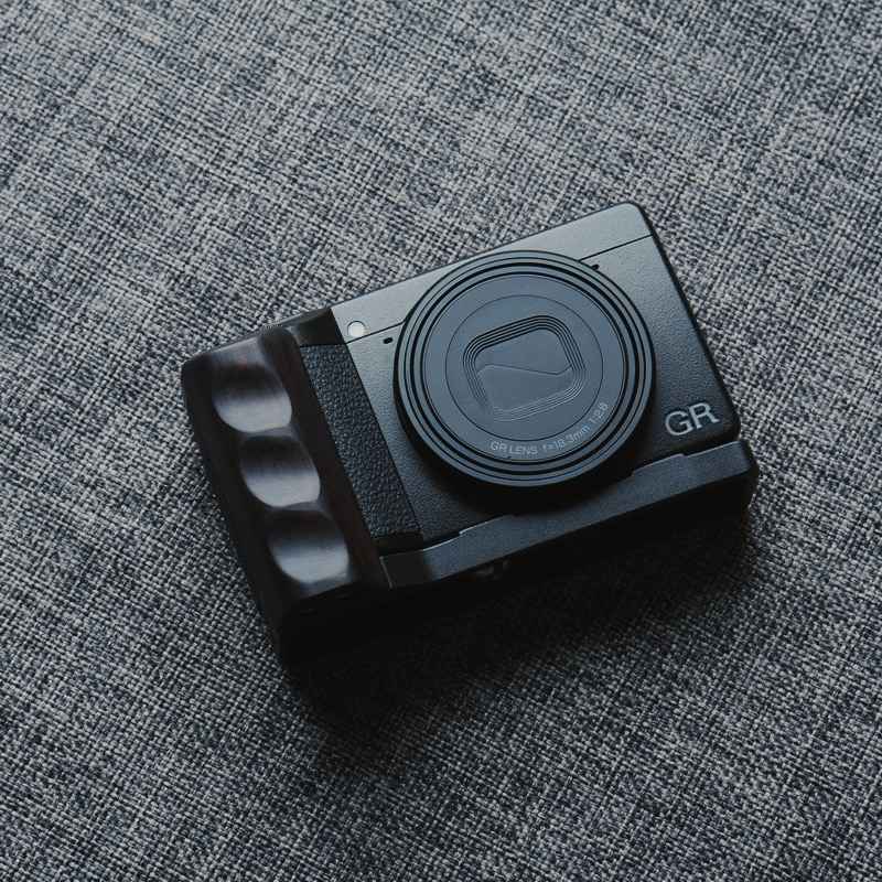 Ricoh GR4 Handgrip Wood (Ricoh GR IV) - iWoodStore