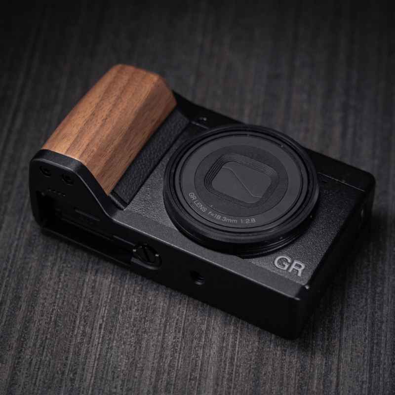 Wooden Grip for Ricoh GR4 – Premium Ergonomic Handgrip