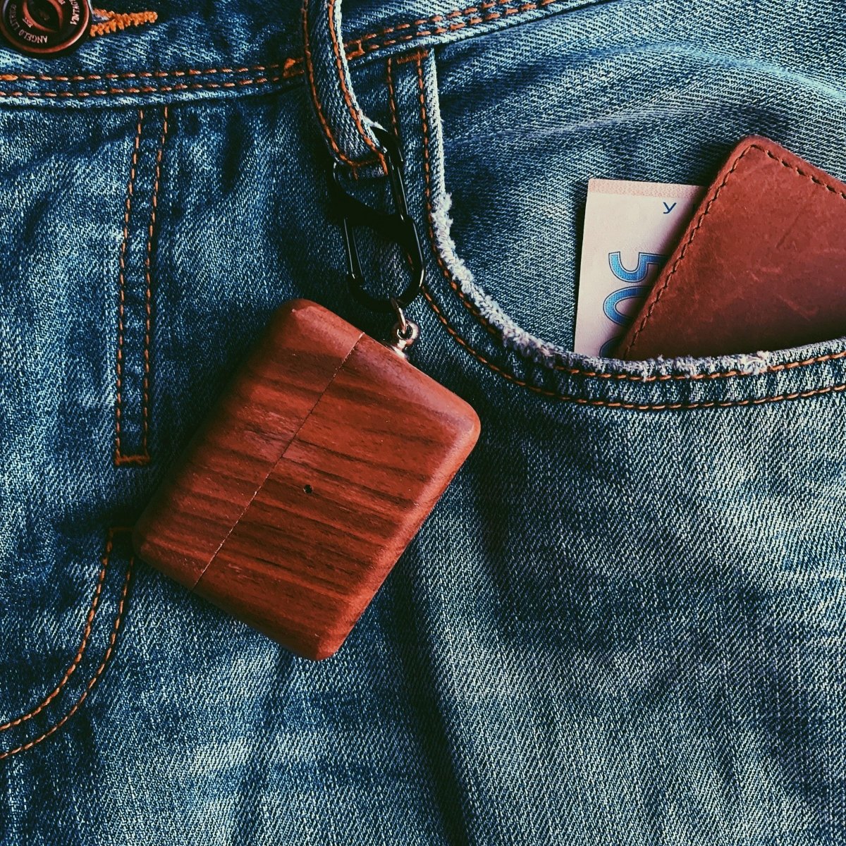 Rosewood AirPods Pro Case - Stylish Protection & Easy Carry