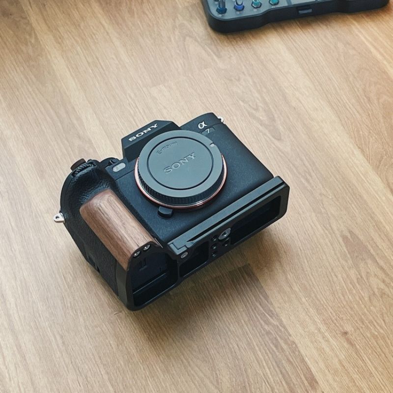 Sony Alpha 7 M4 A7R5 (A7M4) Hand Grip - iWoodStore