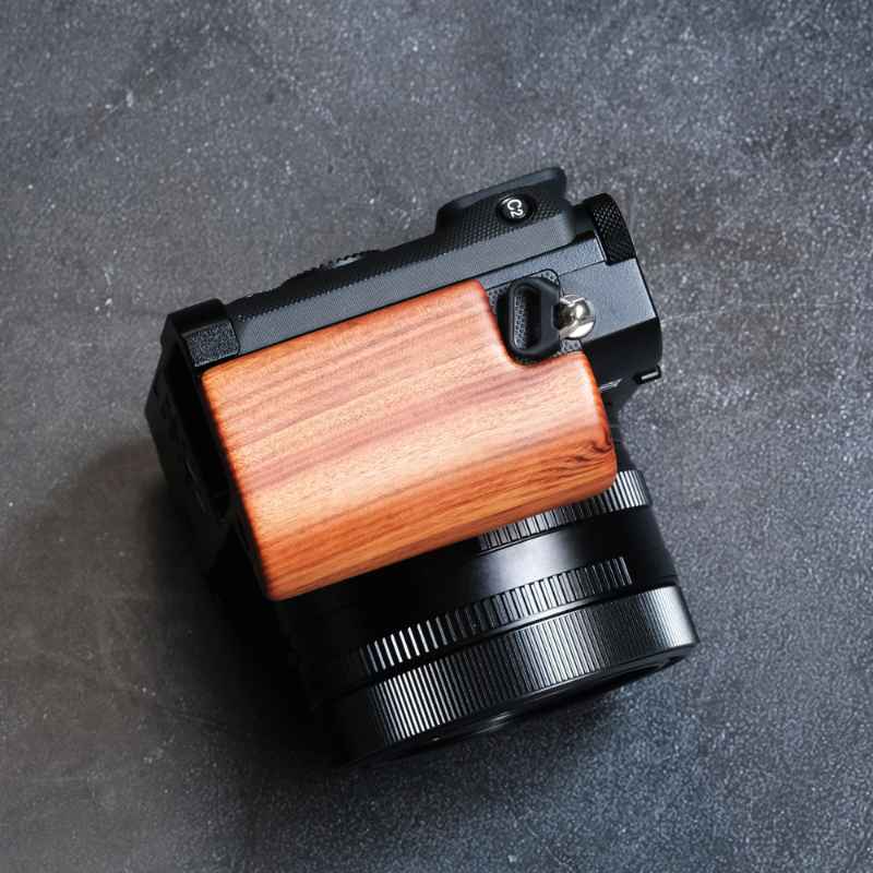 Wooden Grip for Sony RX1R III | Handmade by iWoodStore