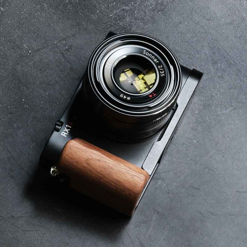 Wooden Grip for Sony RX1R III | Handmade by iWoodStore