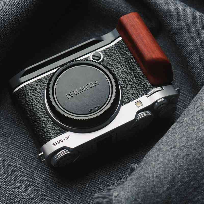 Wooden Fuji X - M5 Grip KC Design (XM5) - iWoodStore