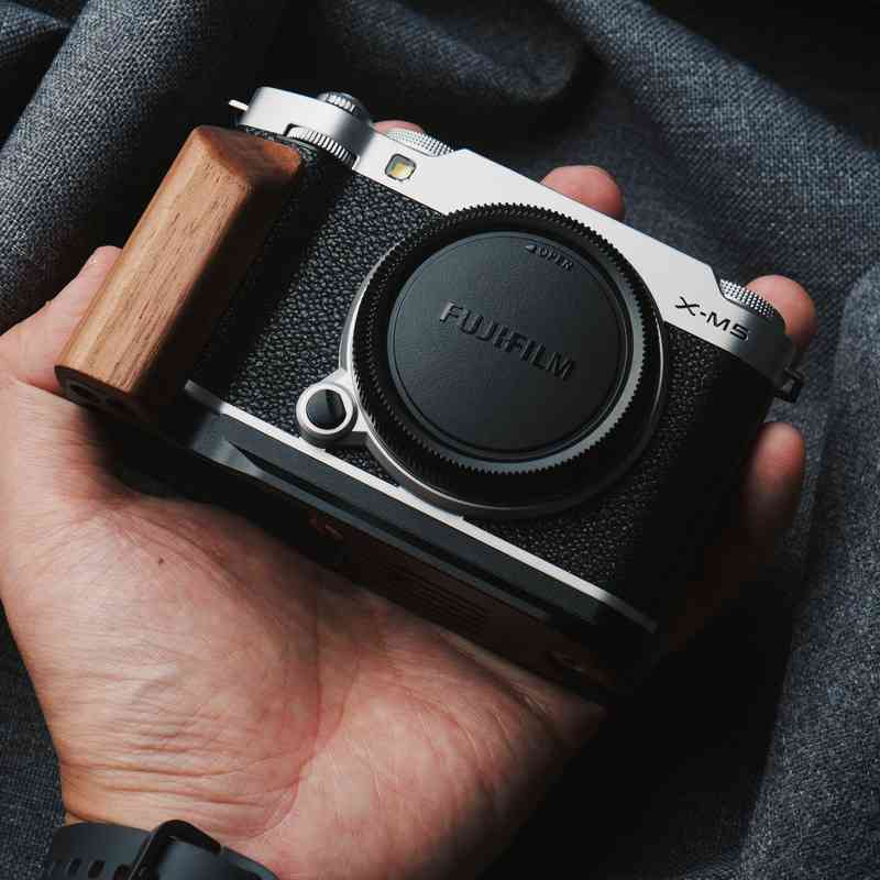 Wooden Fuji X - M5 Grip KC Design (XM5) - iWoodStore