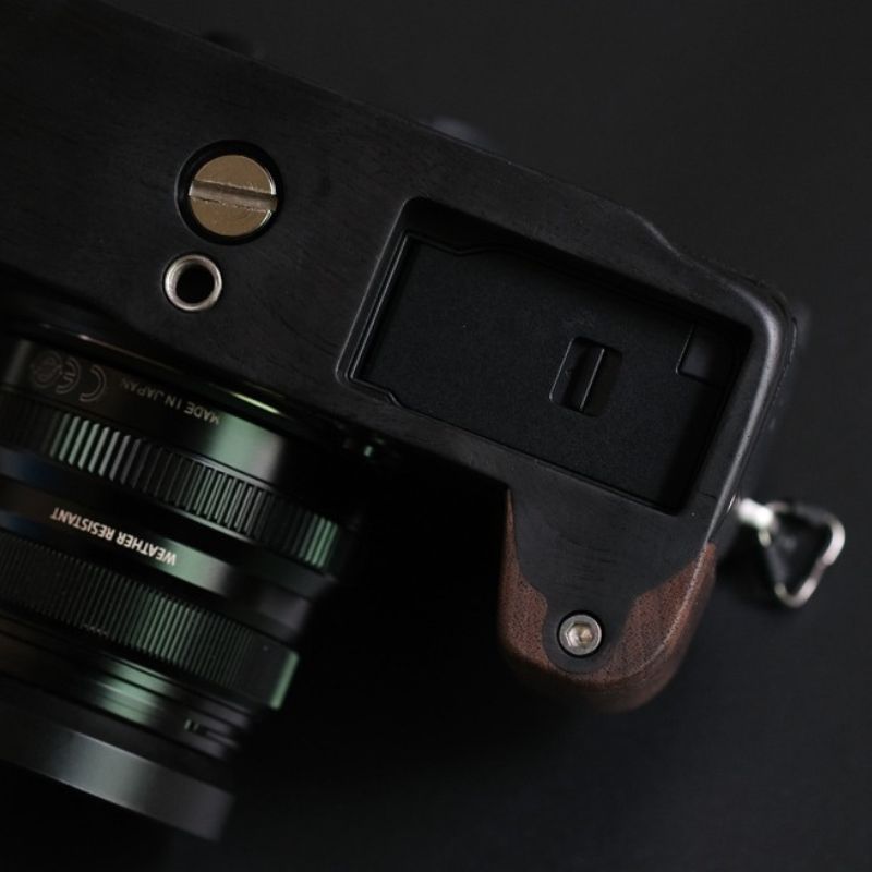 Handmade Wooden Handgrip for Fujifilm X-T5 handgrip tripod mount fuji xt5 dark ebony brown walnut wood iwoodstore