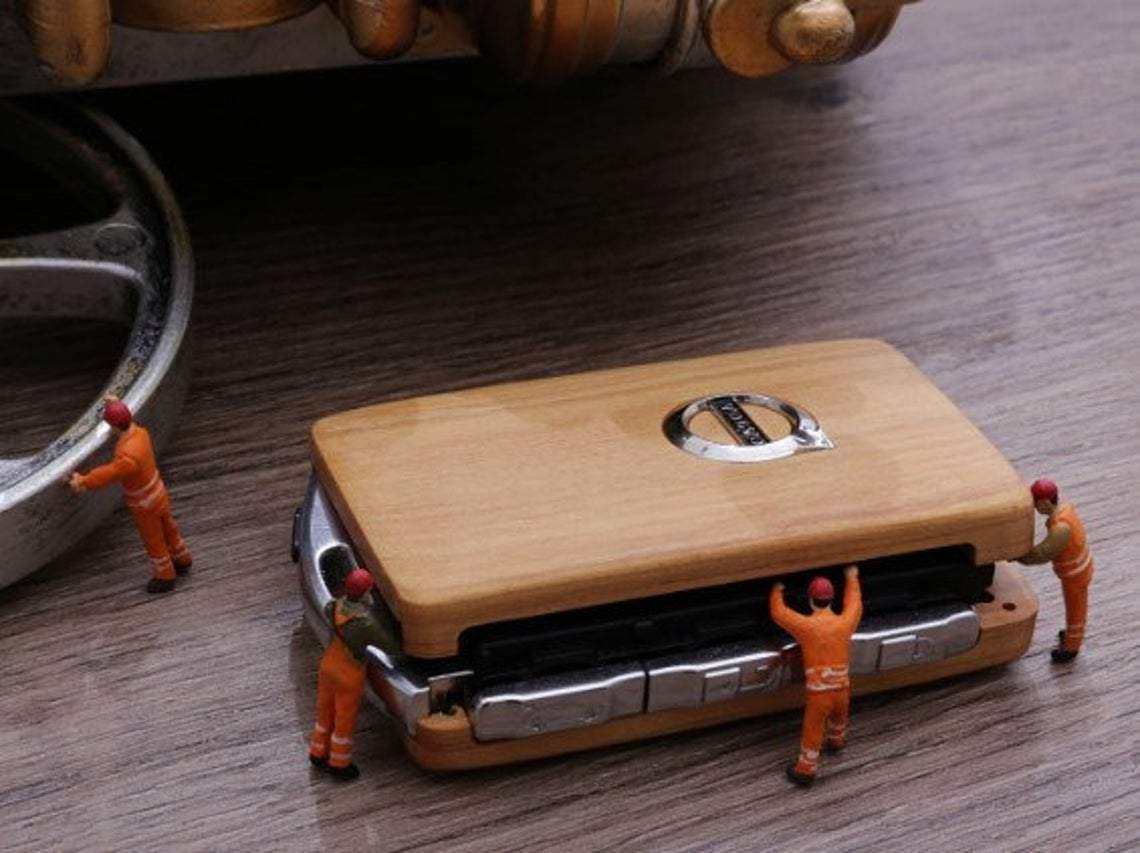 Wooden car key case for Volvo models Volvo XC90 V90 S90 XC60 V60 S60 XC40 Polestar1 Polestar2 with car key wristlet