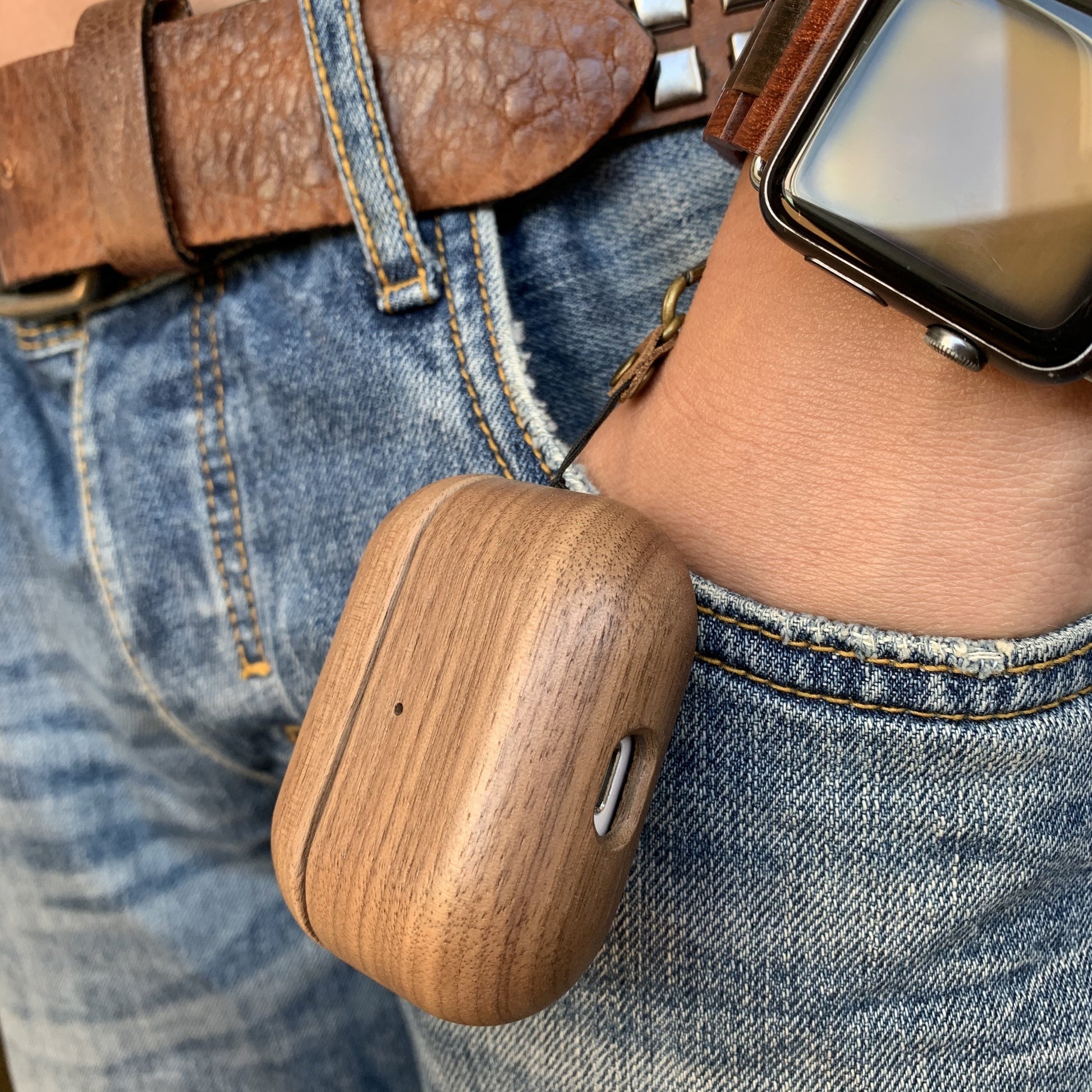 Slim Wooden Case for AirPods Pro 🌳 Natural Wood. ♻️ Eco-friendly. ✈️ Free Worldwide Shipping. 🎁 Perfect Gift.